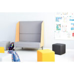 Akustinė sofa skirtingų spalvų