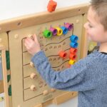Edukacinė sieninė lenta Spalvingi vikšrai, mokantys skaičius ir kiekius ME23995 - Image 9