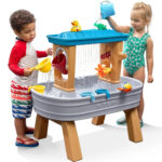 Step2 Vandens stalas su lietaus dušo, kibiru ir filtru + gyvūnai 420600